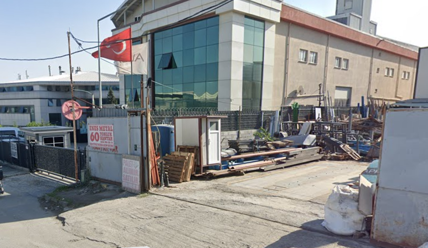 SATILIK ESENYURT KIRAÇ'DA CADDE ÜZERİNDE SANAYİ ARSASI